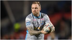 Leeds Rhinos suffer from "late withdrawal" ahead of Hull KR clash as Rohan Smith explains Blake Austin decision