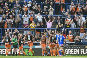 Leeds Rhinos 16-40 Castleford Tigers: Highlights, player ratings and talking points