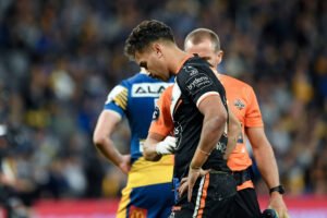 Dolphins eye up Wests Tigers fullback Daine Laurie