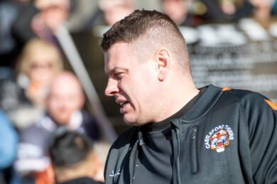 Castleford Tigers boss Lee Radford names team and is forced into big changes after key men pull out with injury