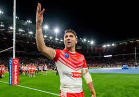 Tommy Makinson responds to claims he "fell below the standard of a professional sportsperson" following Grand Final win over Leeds Rhinos