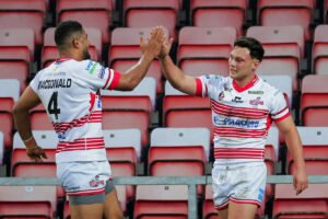 Leeds Rhinos confirm signing of centre from Leigh Leopards