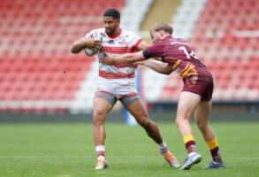 Leigh Centurions vs Batley Bulldogs: 21-man squads, kick-off time and TV details