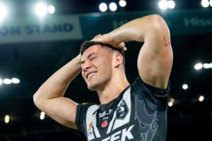 Super League Legend awards NRL superstar Golden Boot as he lays claim for positional switch