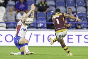 Huddersfield Giants' Will Pryce explains "life long ambition" to play in "full package" competition