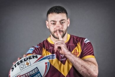 Huddersfield Giants boosted by Jake Connor return for St Helens clash