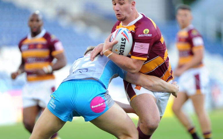 Super League forward's loan move ends abruptly due to broken arm