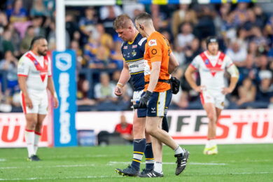 Ex official points out "hip drop tackle" as Leeds battle St Helens