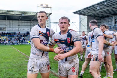 Super League star signs huge contract