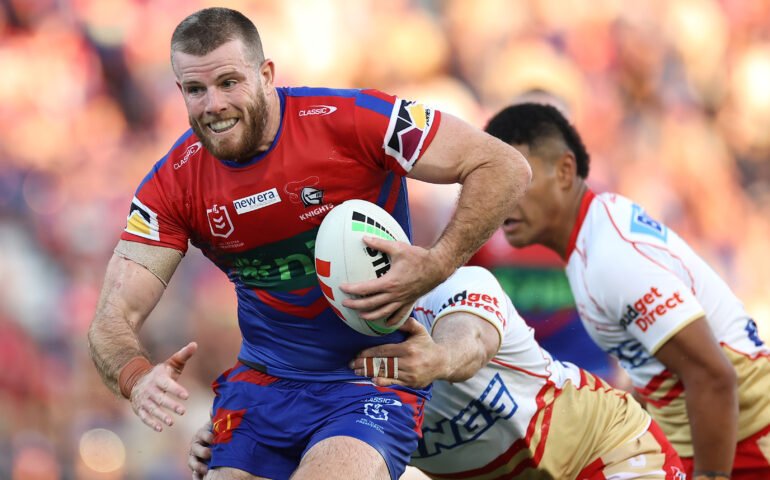 Super League coach keeps cards close to his chest about reported interest in NRL star