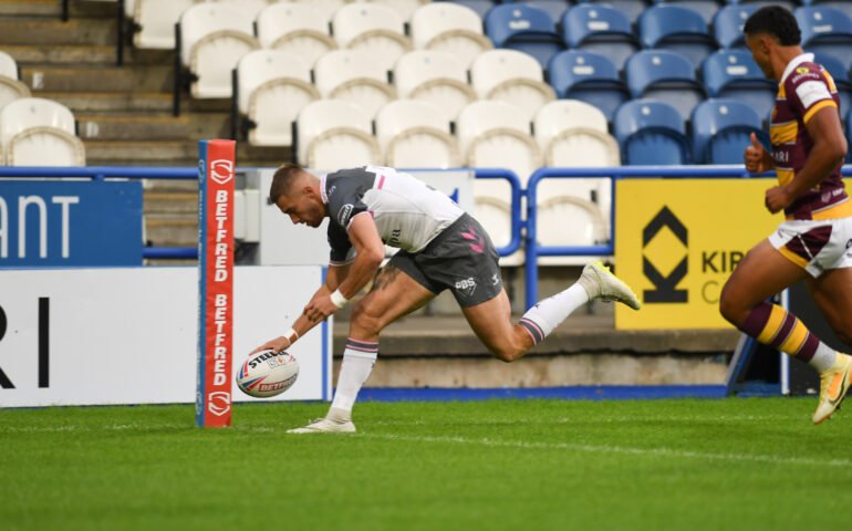 Championship star drafted in by Super League side for huge fixture