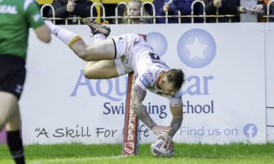 Super League and Catalans Dragons star Tom Johnstone scores an acrobatic try.