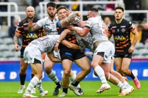 Championship side 'beat off Super League competition' to sign ex-Castleford Tigers man