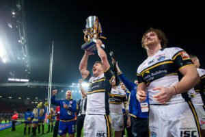 Former Leeds Rhinos star signs deal to continue playing at the age of 38 years old