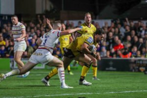 Former Leeds Rhinos and Castleford Tigers forward joins Championship club in major coup