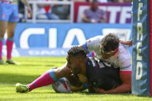 Featherstone Rovers sign former Leeds Rhinos prop from Super League club