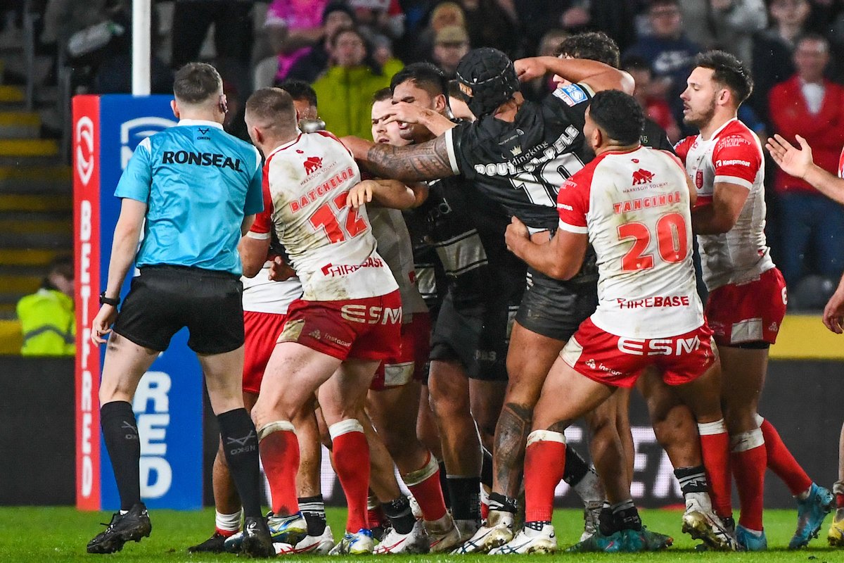 A melee ensued after Hull FC signing Franklin Pele caught Elliot Minchella with a swinging arm, the prop swiftly being sent off by Liam Moore.
