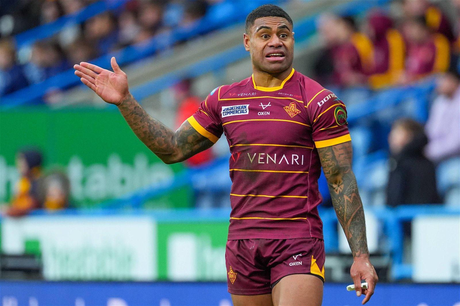 Kevin Naiqama faces the camera, looking perplexed. Nothing perplexing about this shirt though. Maroon with gold horizontal pinstripes, and an equally thin collar and sleeve cuffs - also gold. Venari are the main sponsor, but there's also OXEN and Northern Commercials.