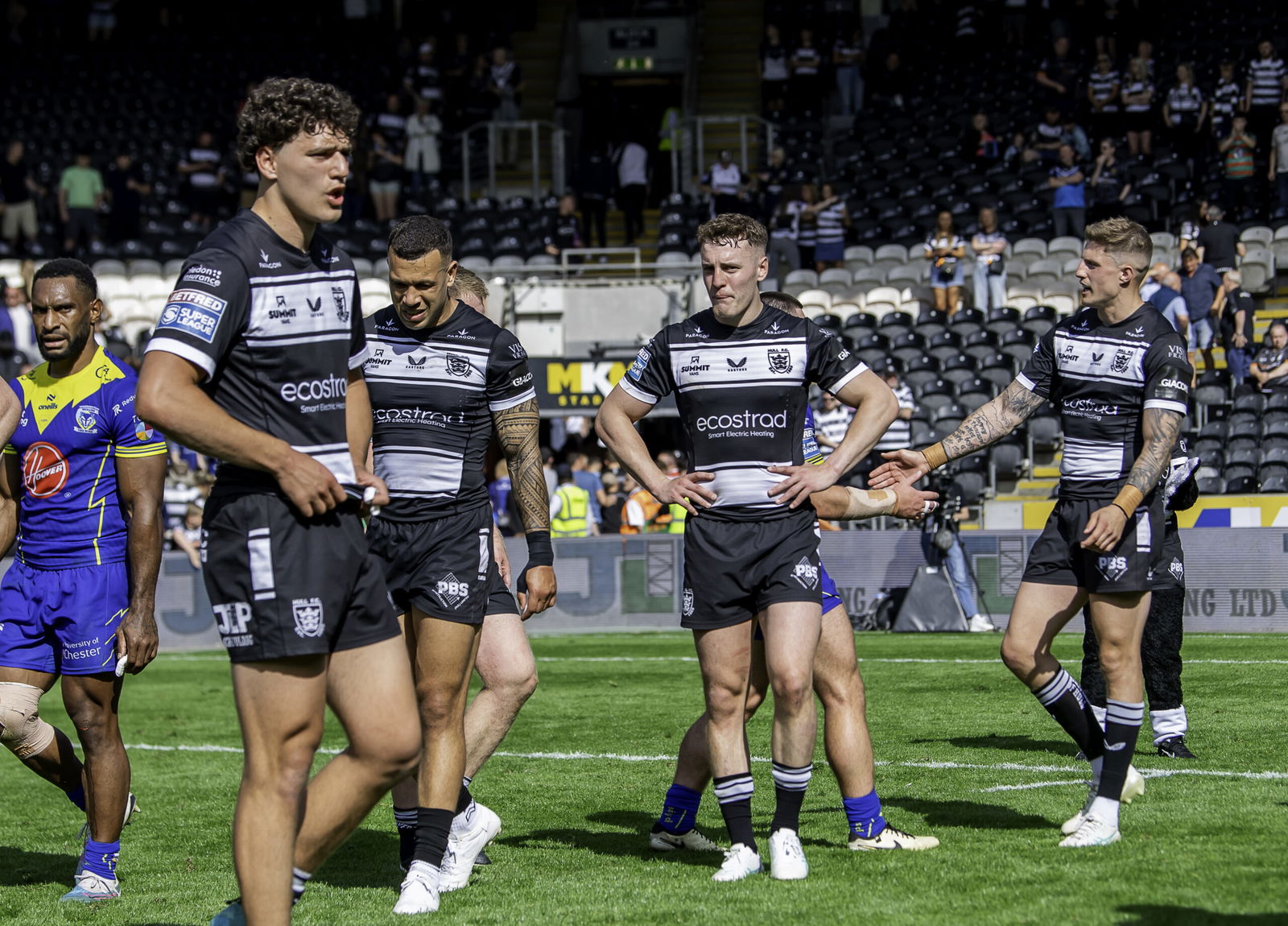 Hull FC players dejected