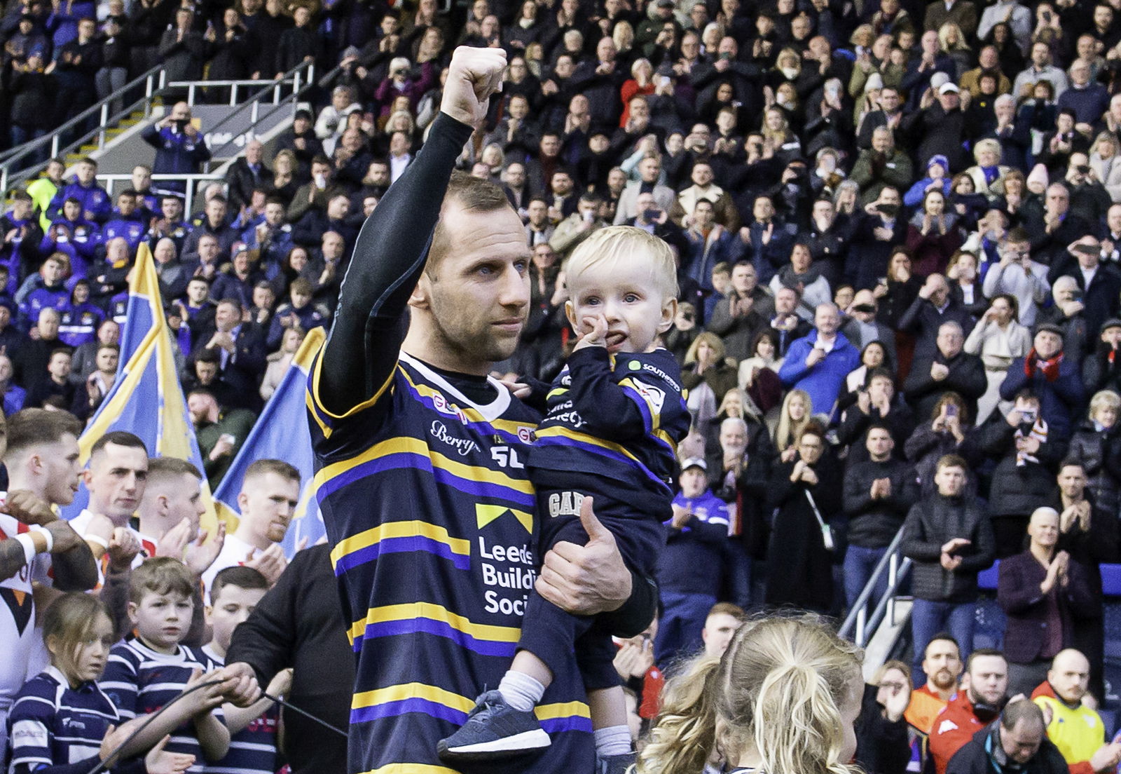 Rob Burrow salutes Headingley in Leeds Rhinos kit.