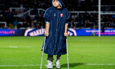 20/02/2025 - Rugby League - Betfred Super League Round 2 - Wakefield Trinity v Hull KR - The DIY Kitchens Stadium, Wakefield, England - Hull KR's Mikey Lewis on crutches at the end of the game after sustaining an injury against Wakfield.