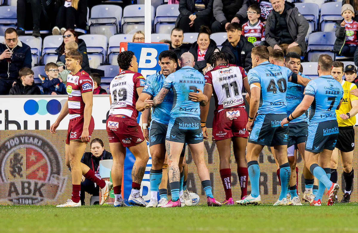 Wigan Warriors v Hull FC verdict as Hull celebrate Ese'ese try