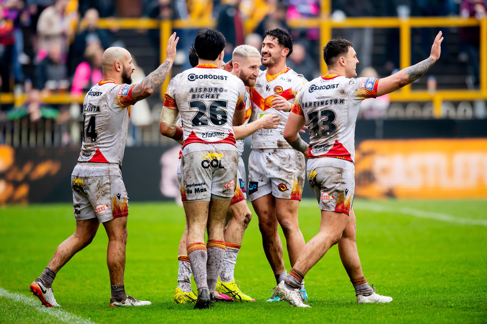 - 22/03/2025 - Rugby League - Betfred Super League Round 5 - Castleford Tigers v Catalans Dragons - the Mend A Hose Jungle, Castleford, England - Catalans' Sam Tomkins celebrates scoring a try against Castleford.
