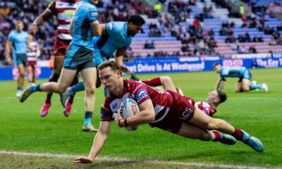 Wigan Warriors fullback Jai Field leaves field with injury