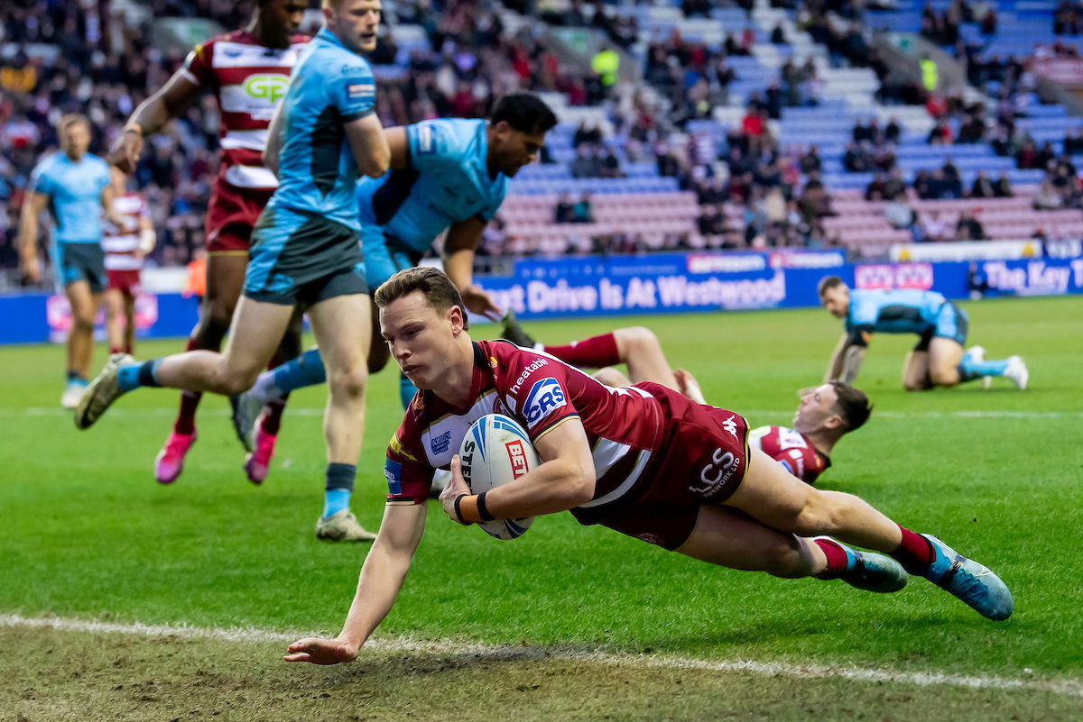 Wigan Warriors fullback Jai Field leaves field with injury