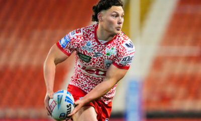 Leigh Leopards halfback Lachlan Lam mid-game