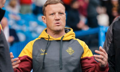 Huddersfield Giants boss Luke Robinson on the sidelines