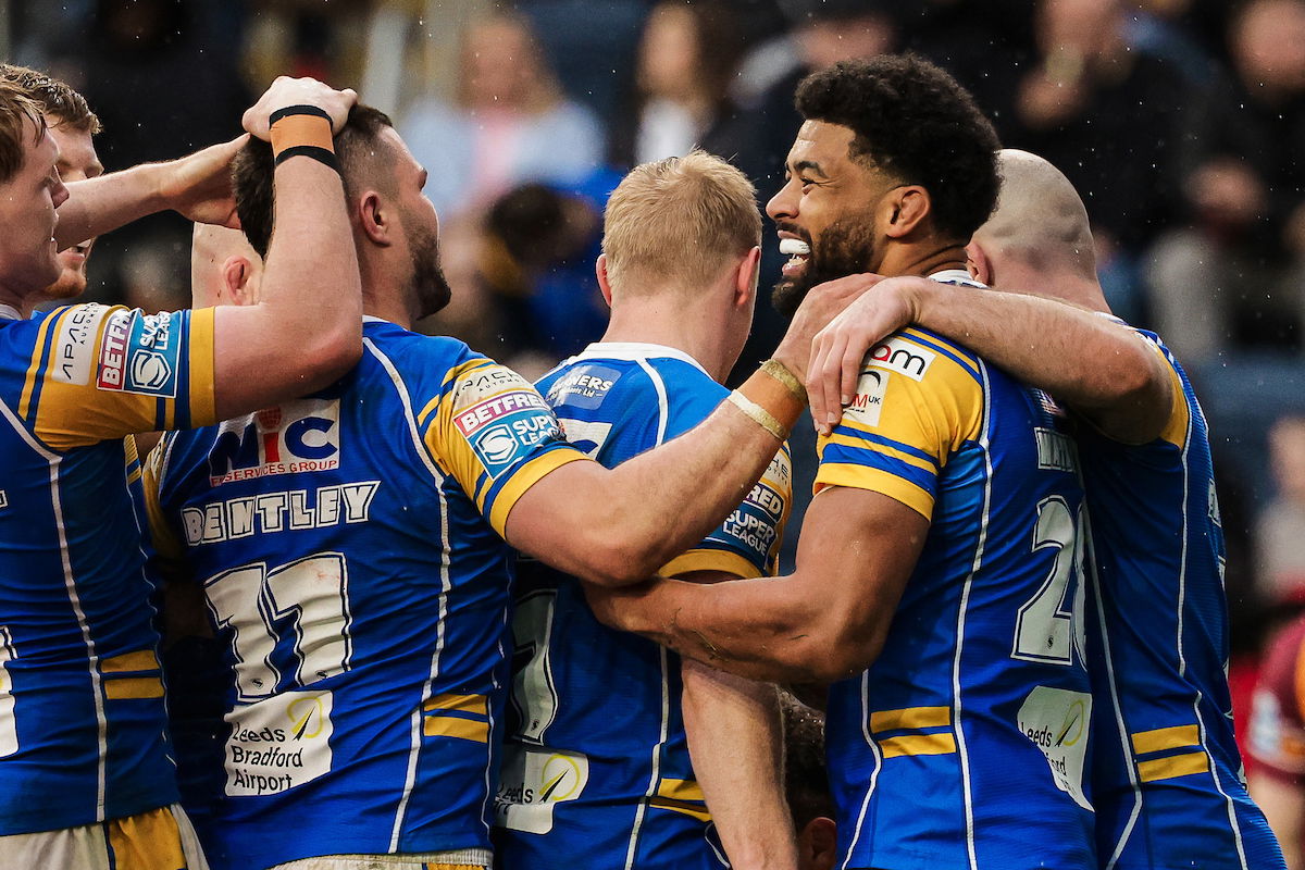 Leeds Rhinos take victory over Huddersfield Giants