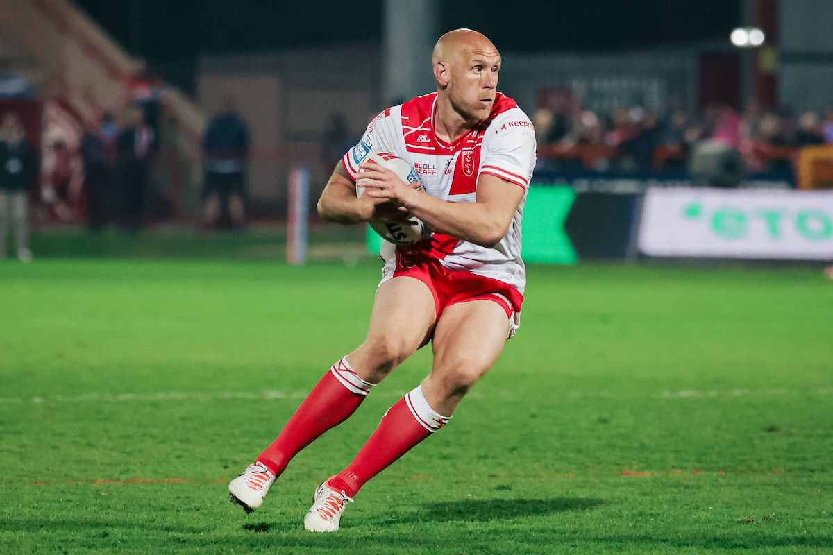 Hull KR forward Dean Hadley carries the ball