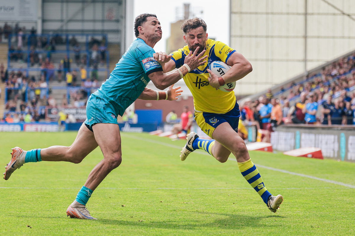 Warrington Wolves V Huddersfield Giants