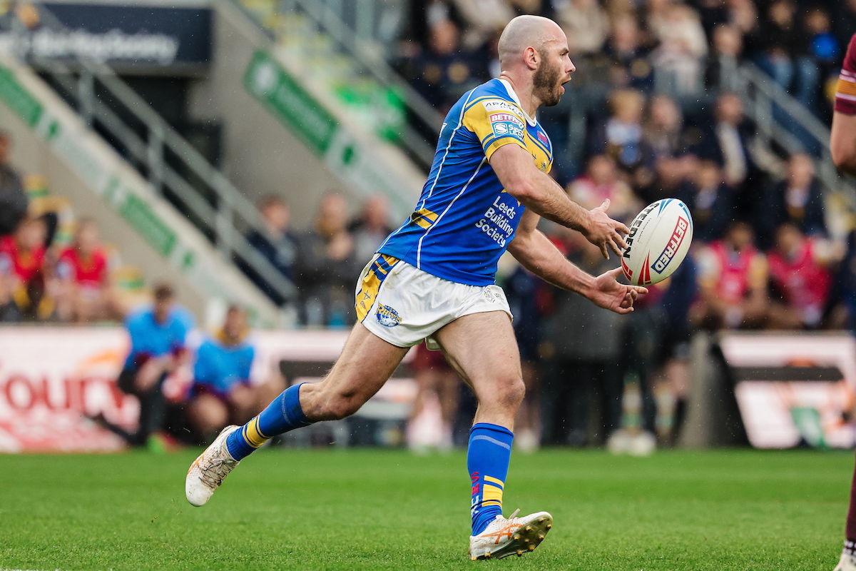 Leeds Rhinos' Matt Frawley has joined Huddersfield Giants