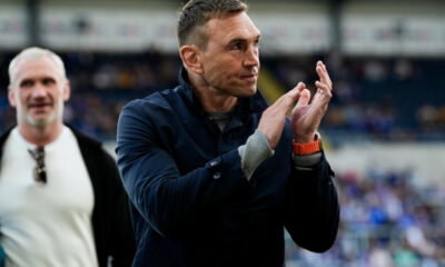 Kevin Sinfield applauding the Leeds Rhinos crowd