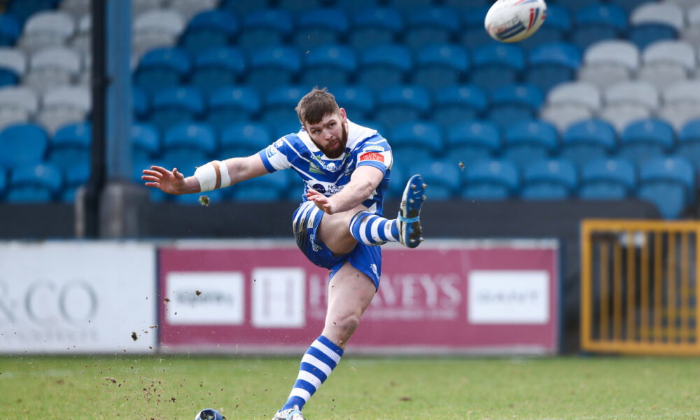 Former St Helens and Salford centre comes out of retirement for ...