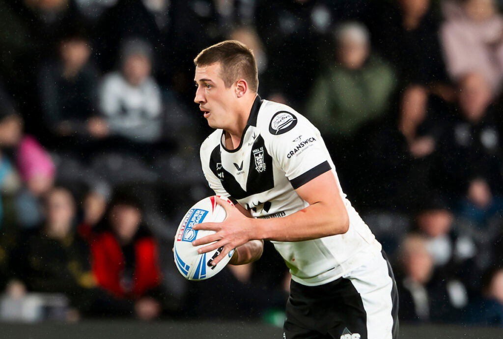 Huddersfield Giants Confirm Jake Arthur Signing but Key Man Leaves for Super League Rivals