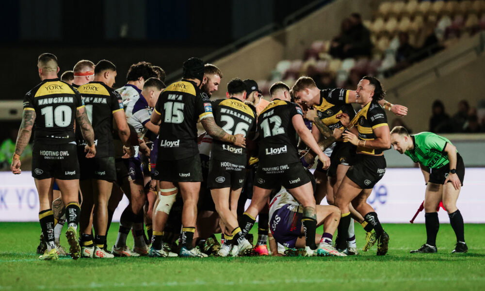 Full-back injury, sin bin, Oliver Pratt and York Knights v Wakefield ...