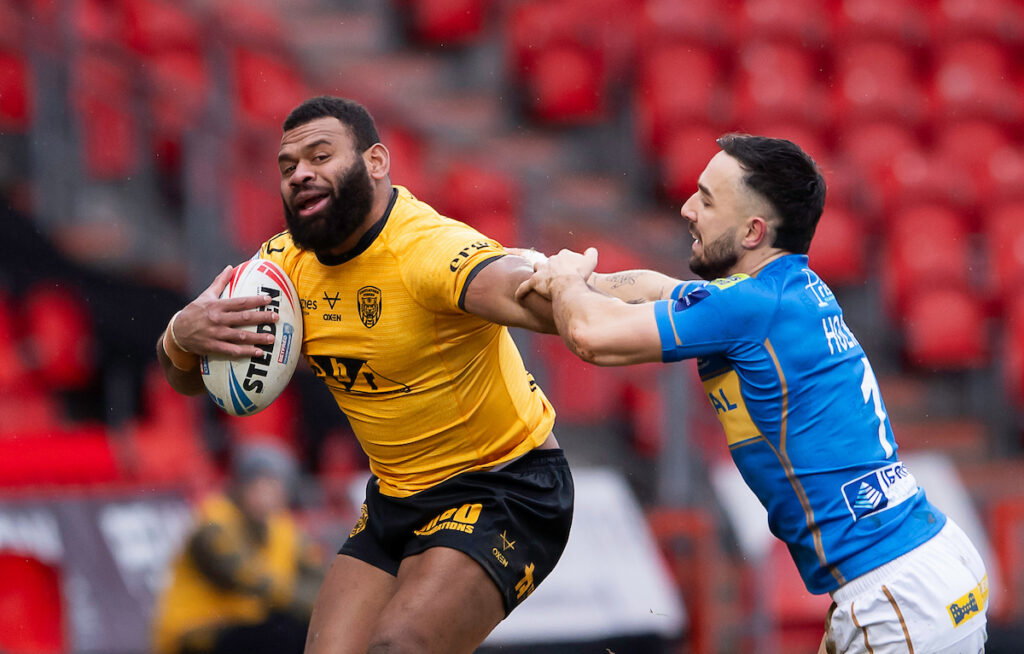 Castleford Tigers Recall Out-of-favour Winger as Hull FC Make Four Changes