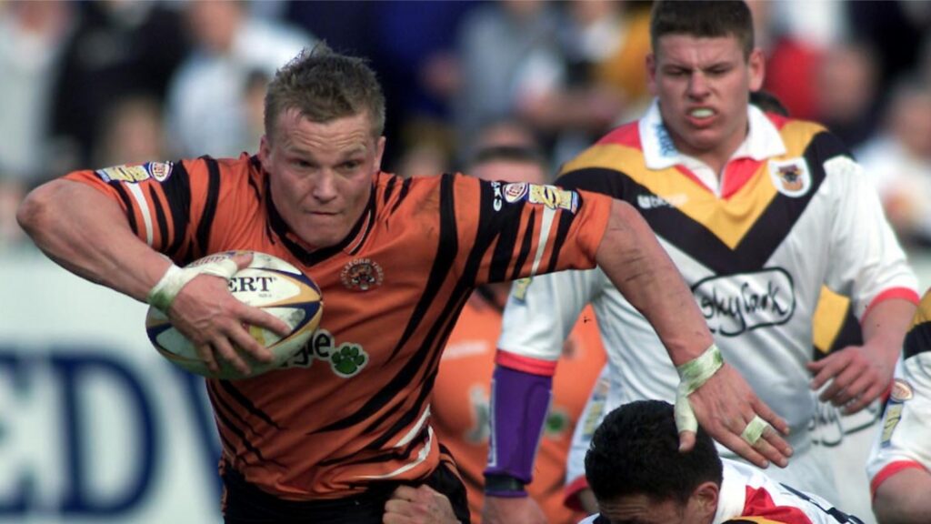 Former Castleford Tigers and Leeds Rhinos player Lee Harland dies aged 53